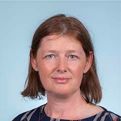 Mme Julie Ozenne