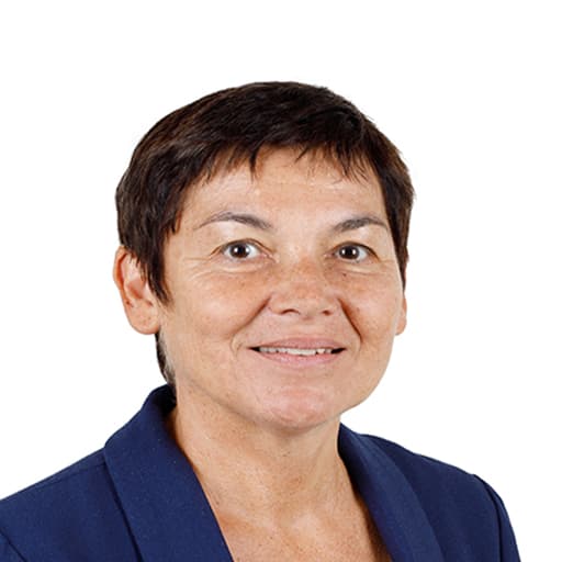 Mme Annick Girardin