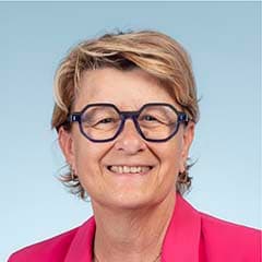 Mme Josy Poueyto
